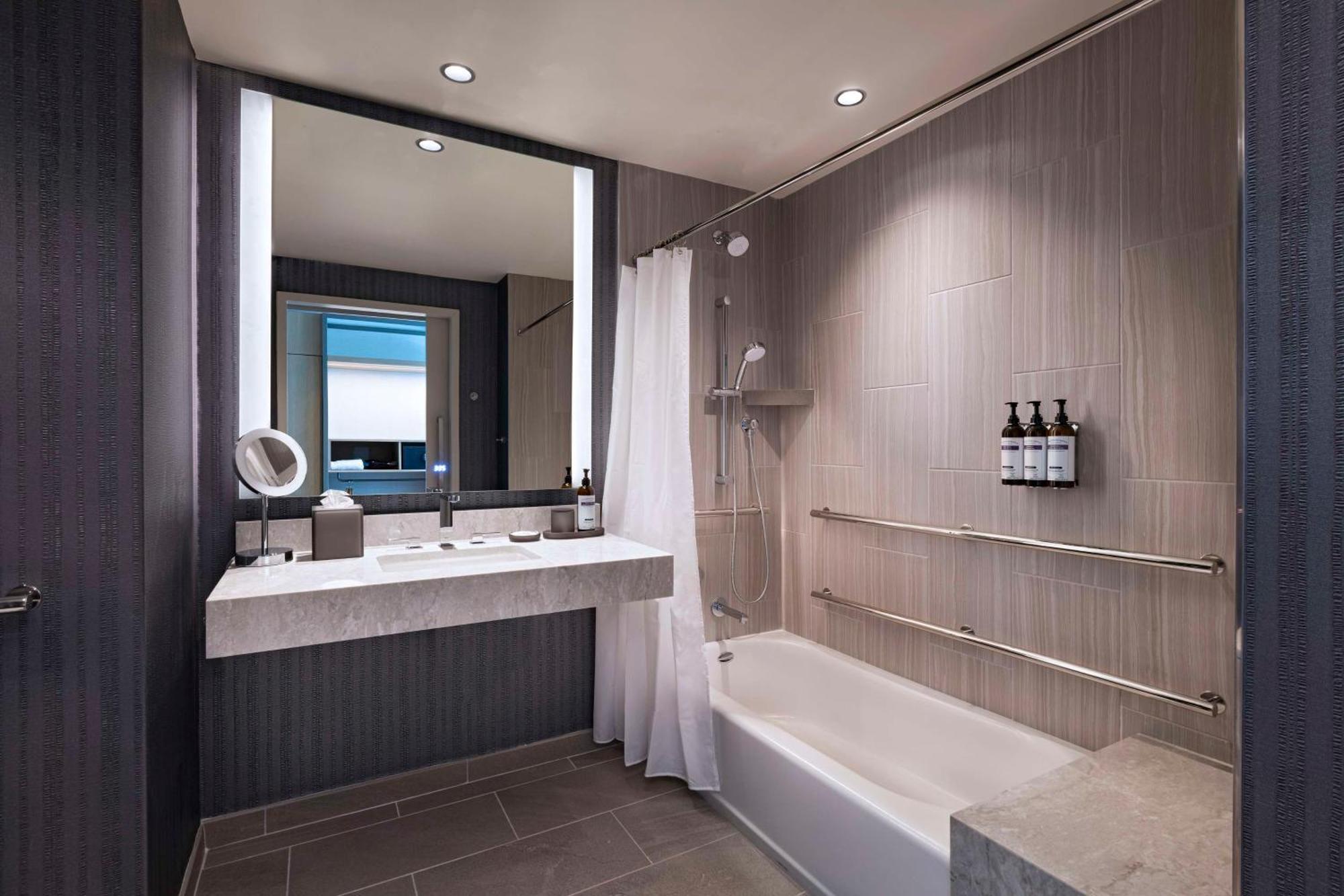 Hyatt Regency * Conroe