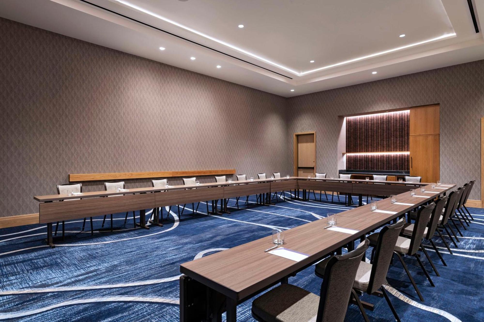Hyatt Regency * Conroe
