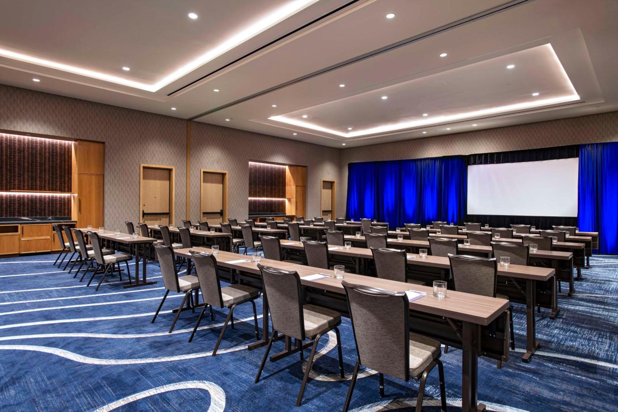 Hyatt Regency *